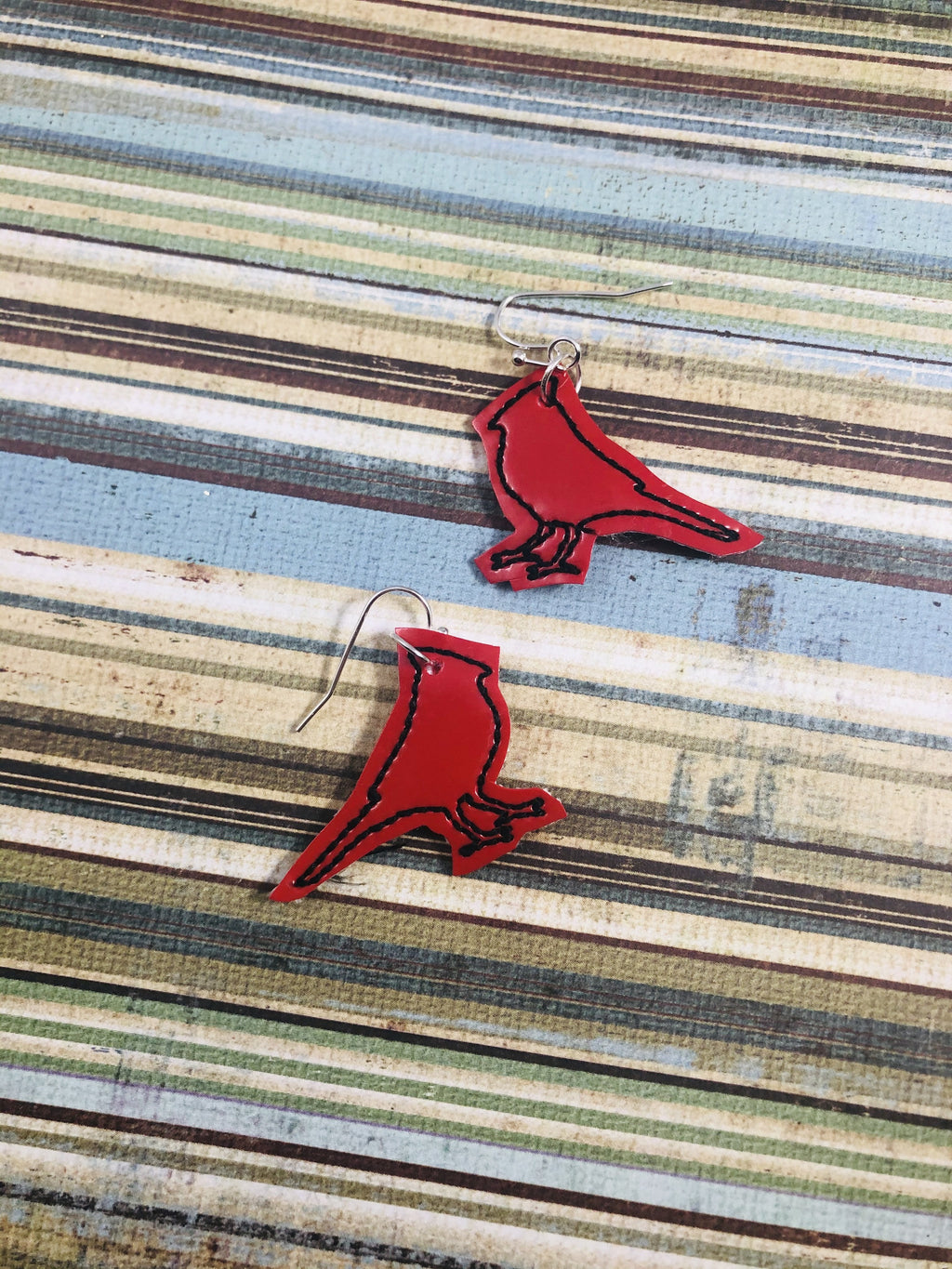 DBB Cardinal Outline Earrings embroidery design
